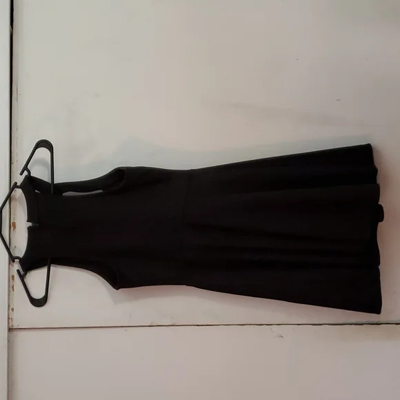 Cute black dress - Picture 4 of 5